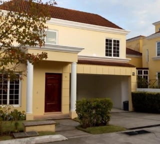 Hermosa casa en Venta en Entreverdes Fraijanes