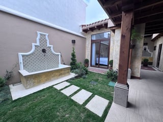 House for Sale: 3-Bedroom with Garden & Pool in Alotenango - $438,014.69 - 2