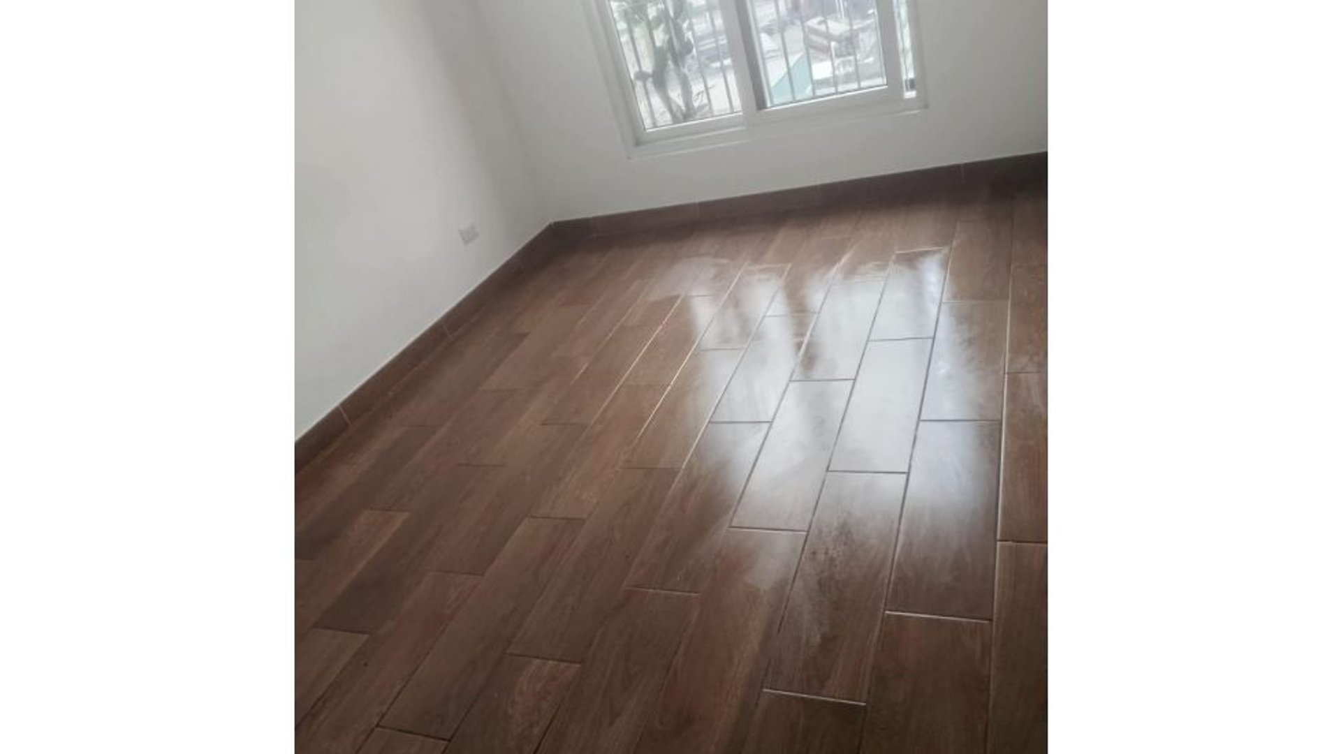  APARTAMENTO EN VENTA – 3 HAB + BALCÓN | EDIFICIO ROQUE | ZONA 2 - Miniatura 3