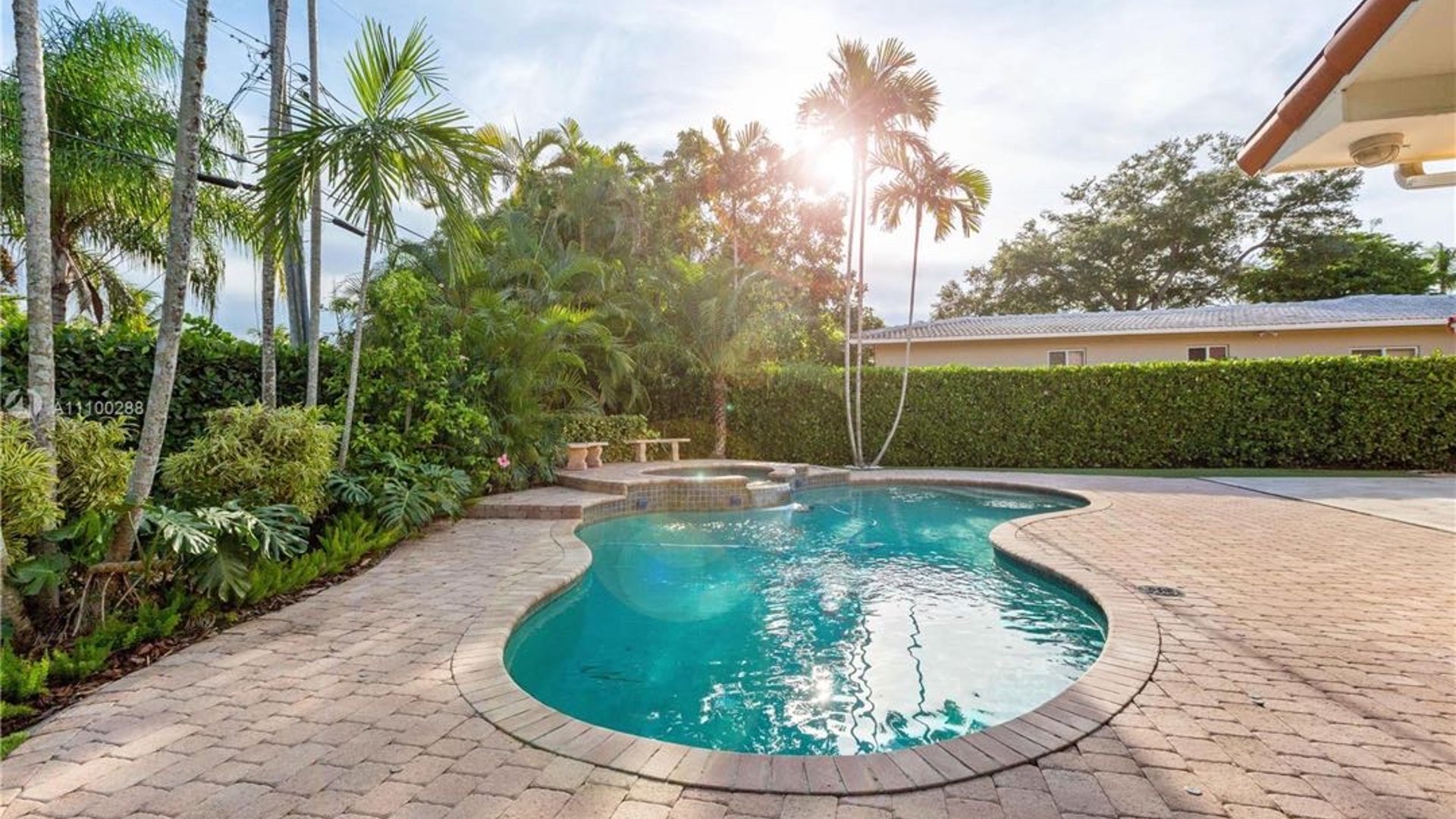CASA EN VENTA EN CORAL GABLES - Miniatura 3