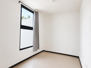 CASA  EN RENTA SIN MUEBLES EN SENDEROS DEL COMENDADOR - Image 4