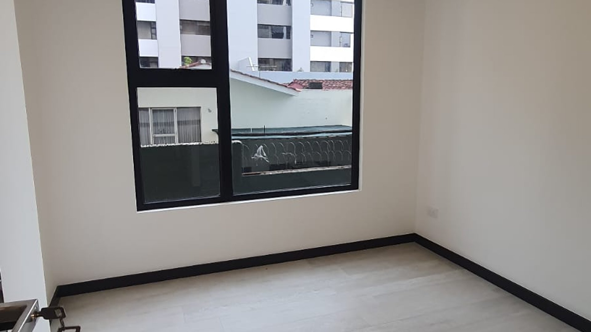 APARTAMENTO EN RENTA ZONA 13 A ESTRENAR AVENIDA LAS AMERICAS - Miniatura 5