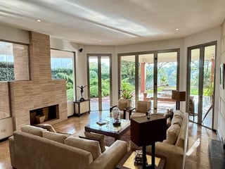 ENCINOS DE CAYALA / Casa en venta zona 16 - Image 1