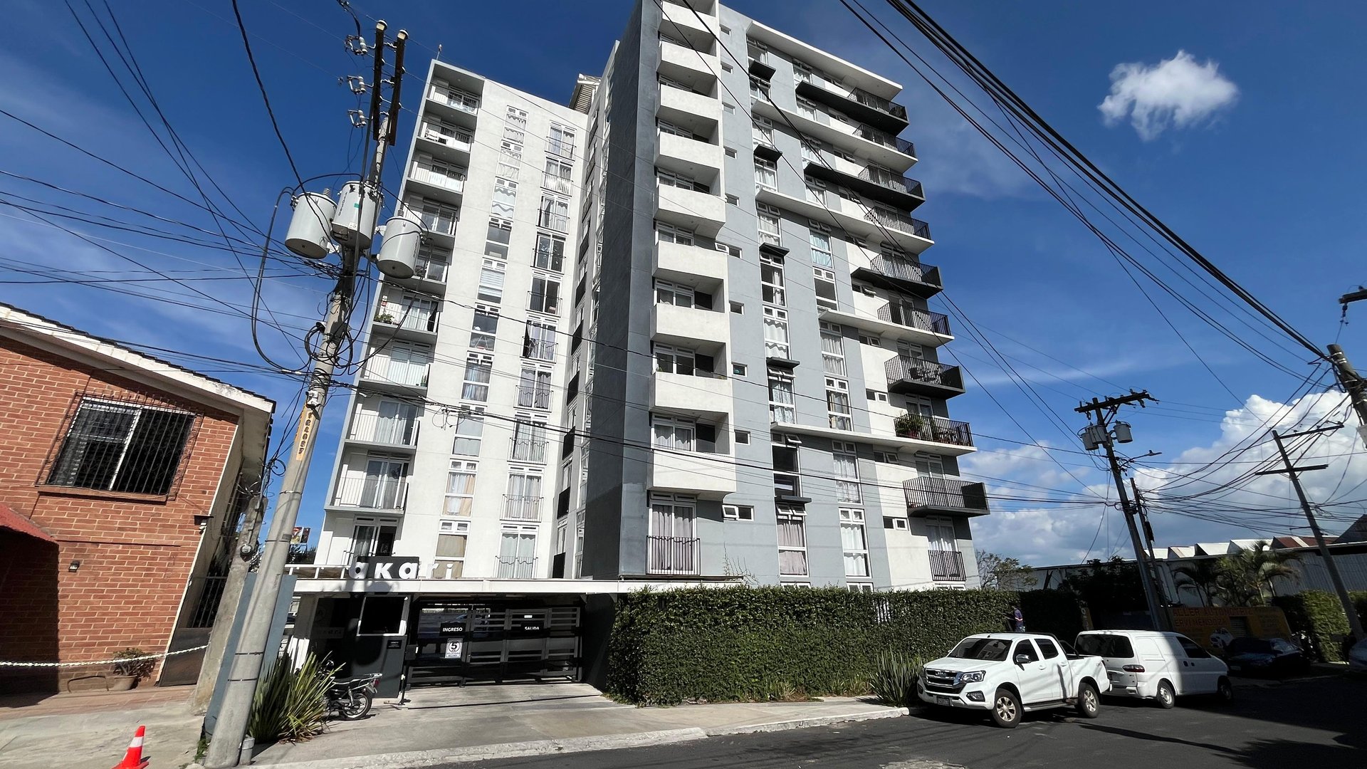 RENTA Apartamento Amueblado Edificio Akari Mixco Zona 2