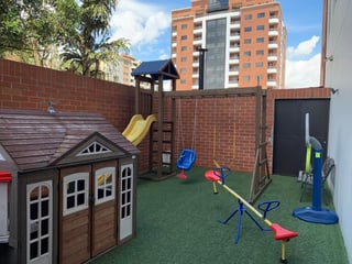 Apartamento en venta edificio Zona 10 Guatemala - Image 11