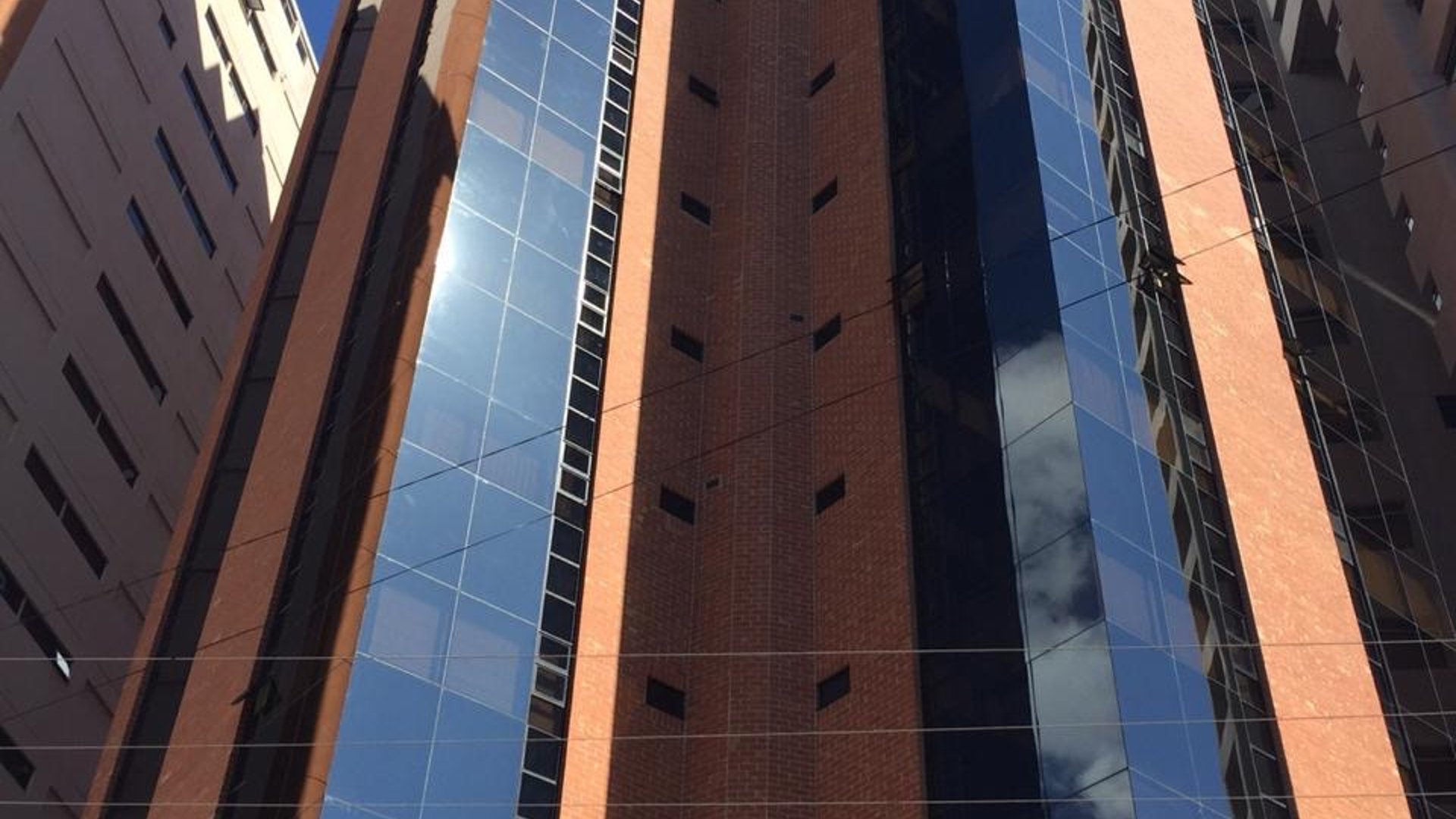 Hermoso Apartamento Amueblado Edificio Real de Las Américas Z.14 - Image 1