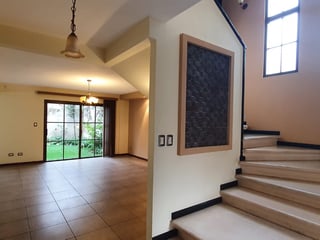 EN VENTA LINDA CASA ZONA 16 VILLAS SUIZA VH4 - 4