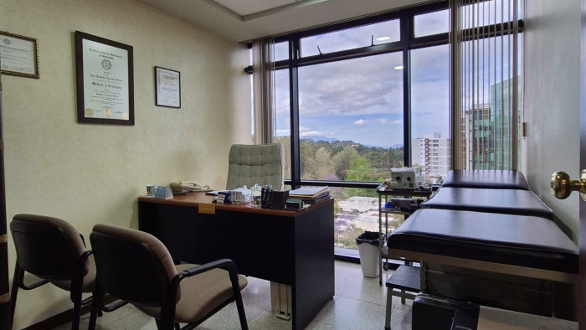 Clínica amplia en Venta en  zona 15 - Miniatura 5