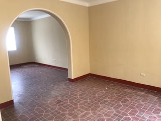 Casa de 4 habitaciones en alquiler, zona 1 - 4