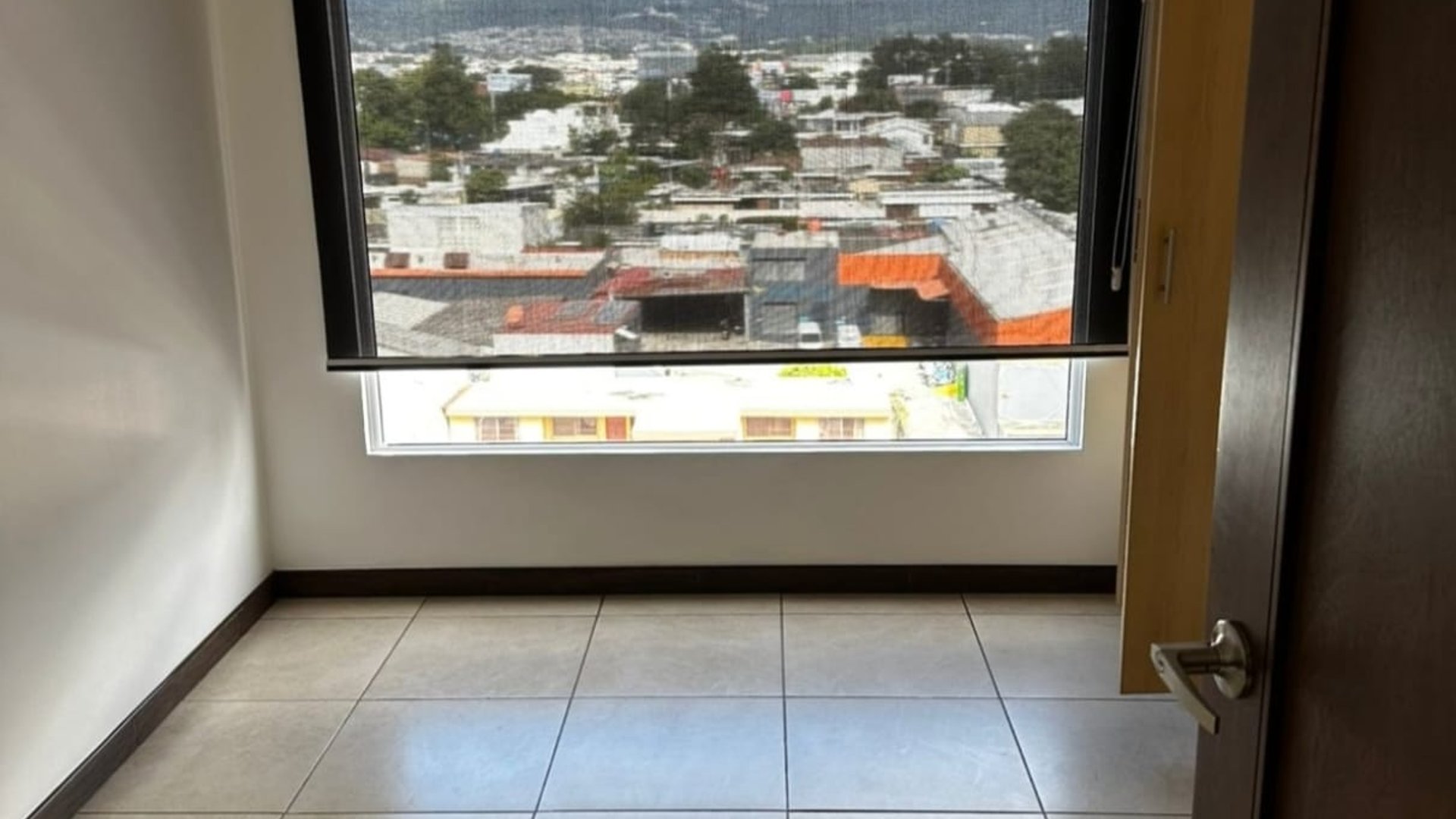APARTAMENTO EN EDIFICIO PORTICO ZONA 7 - Miniatura 2