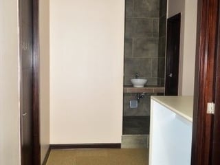 VENTA O ALQUILER DE LOCAL EDIFICIO AVANTE ZONA 15 - 3
