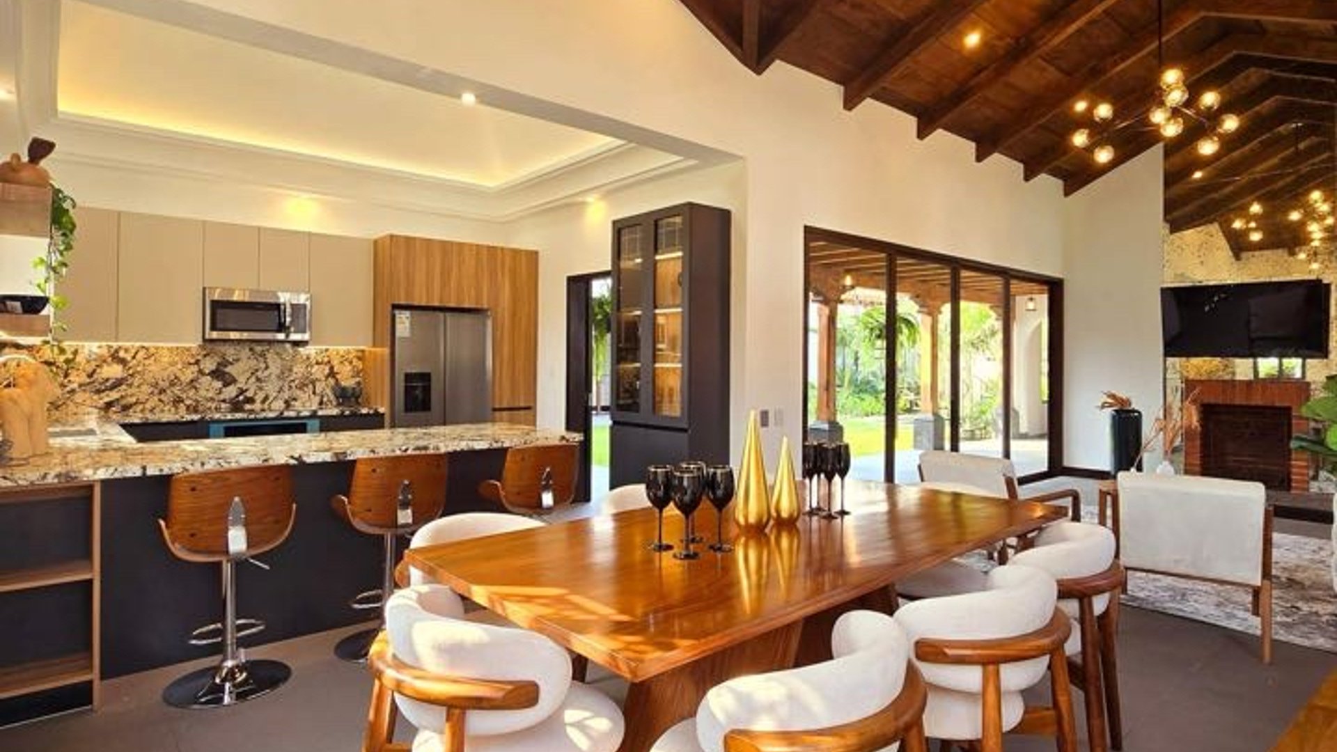 CASA EN VENTA EN ANTIGUA GUATEMALA - Miniatura 3