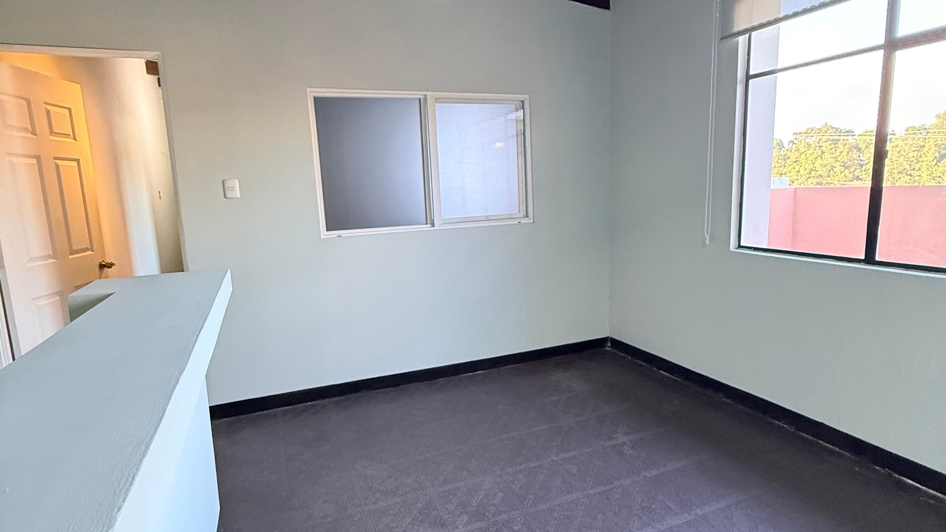 Casa ideal para oficinas en vh1 , zona 15. - Miniatura 2