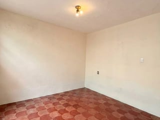 📍 CASA EN ALQUILER – 6 AMBIENTES | ZONA 6, CERCA DE CALLE MARTÍ - 5