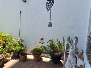 Apartamento semi-amueblado en Renta zona 10 - 4