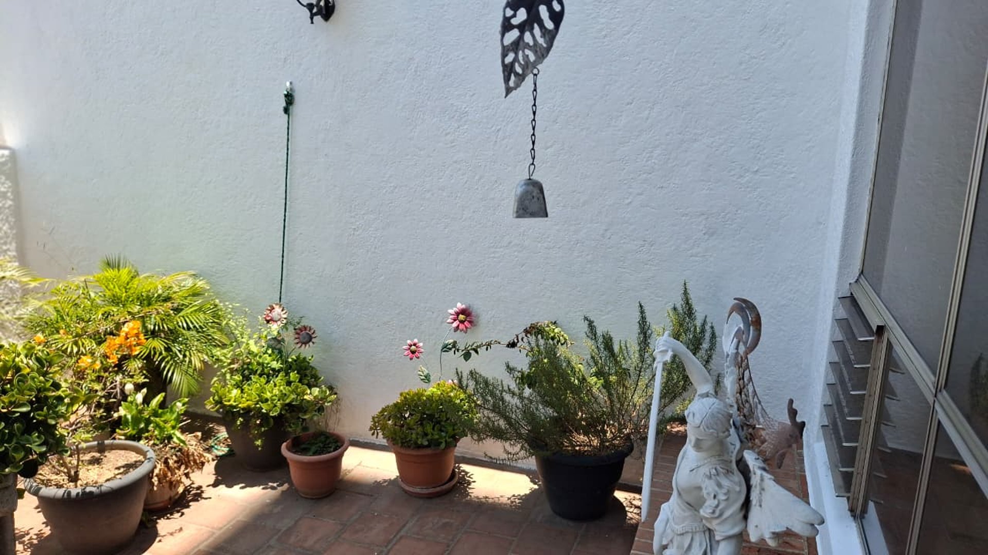 Apartamento semi-amueblado en Renta zona 10 - Miniatura 4