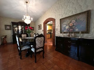 Venta de amplia casa de esquina estilo Mediterráneo en San Cristóbal - 5
