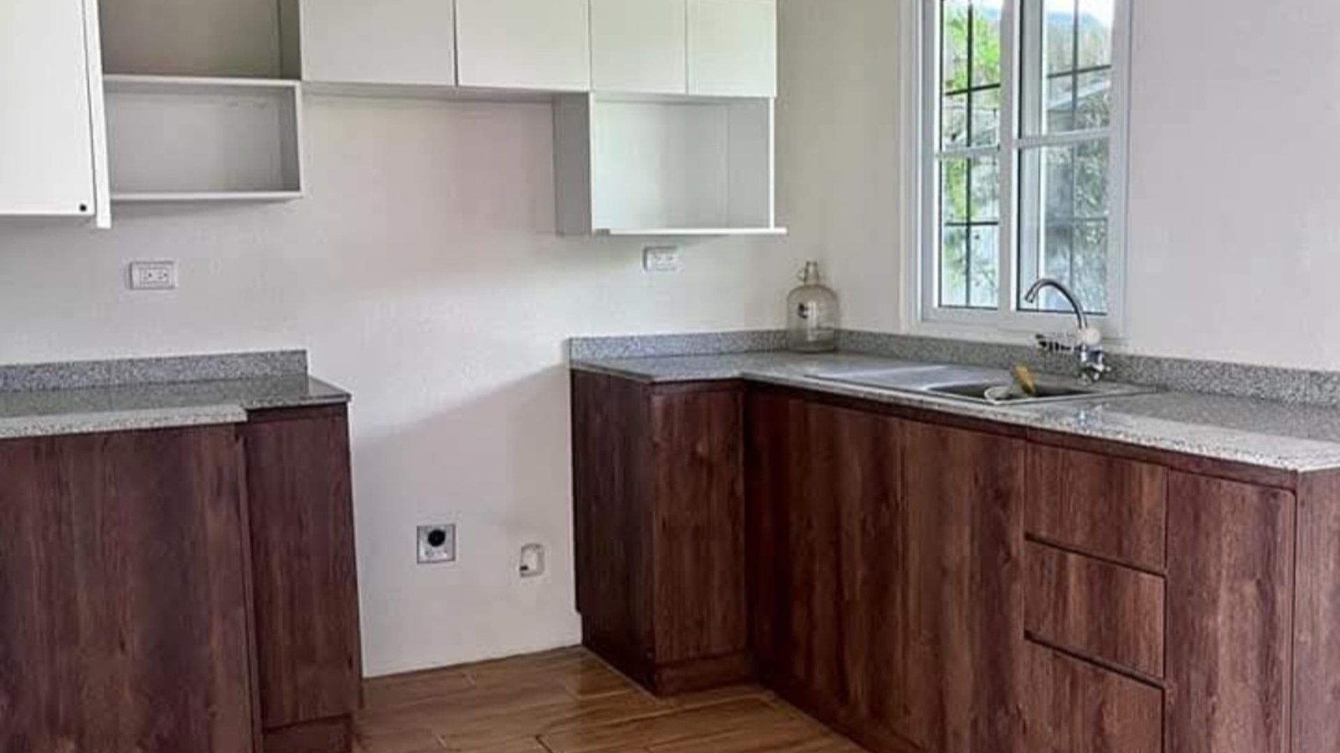 Vendo casa en Condominio Fuentes del Valle San Miguel Dueñas Sacatepéquez. - Miniatura 4