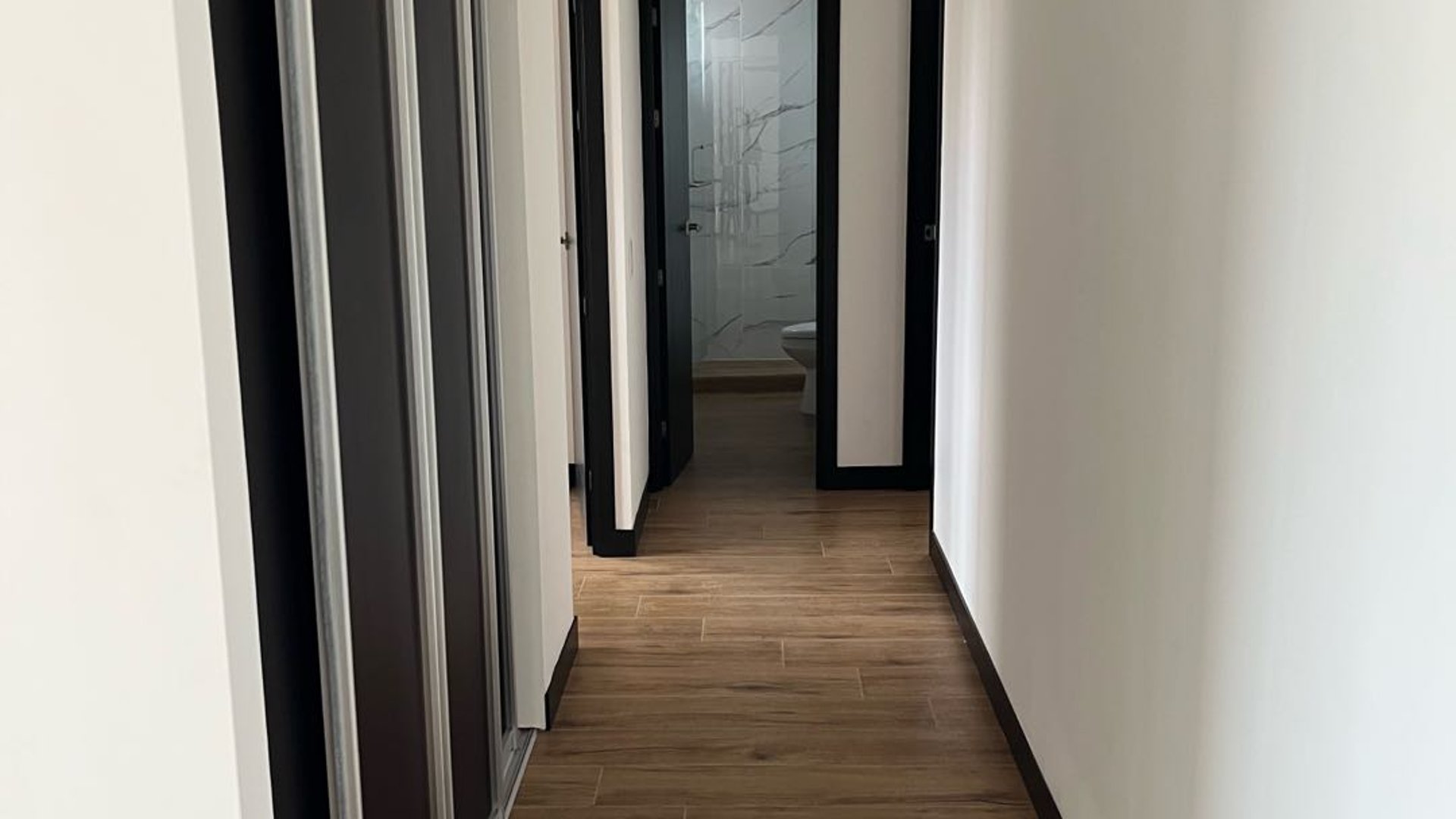 Apartamento de 3 habitaciones en alquiler, Alena zona 15 - Miniatura 6