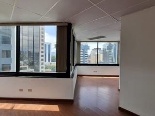 Oficina en Alquiler en la zona 10 Guatemala - Image 2