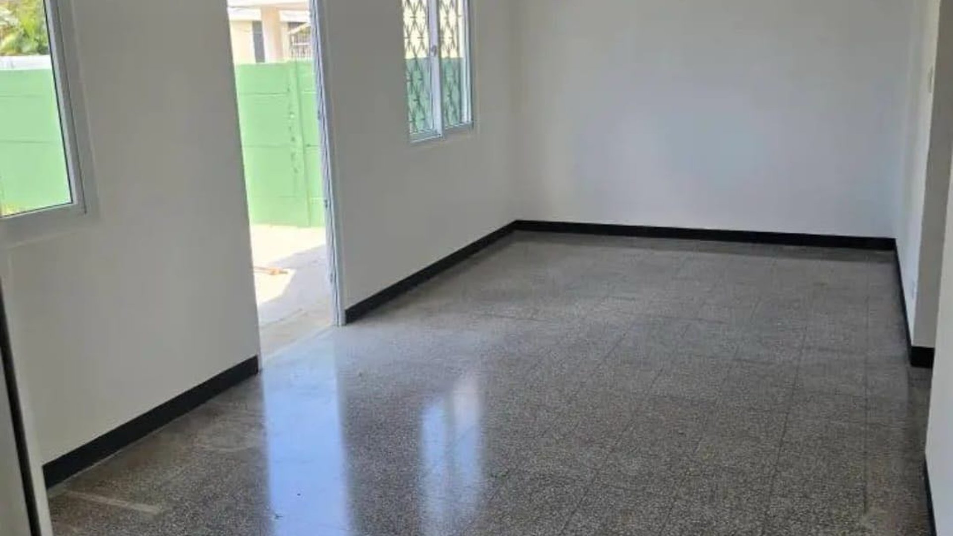 Vendo casa en Colonia Lourdes zona 16 - Miniatura 3