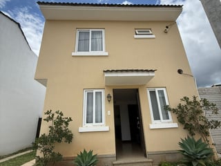 3-Bedroom House for Sale in Ciudad Quetzal, Guatemala City - Image 1