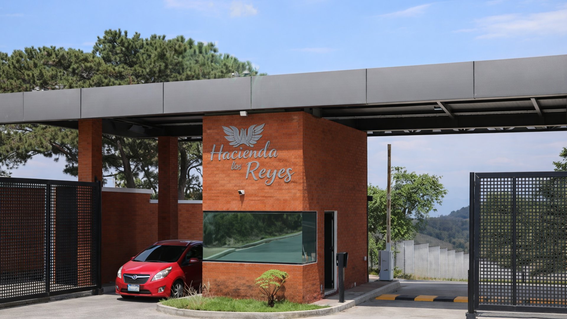 VENTA DE 4 LOTES JUNTOS | CARRETERA A SAN PEDRO AYAMPUC - Image 1