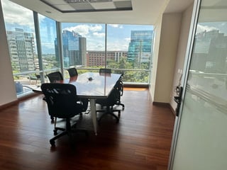 OFICINA EN ALQUILER EN REFORMA ZONA 10 - 3