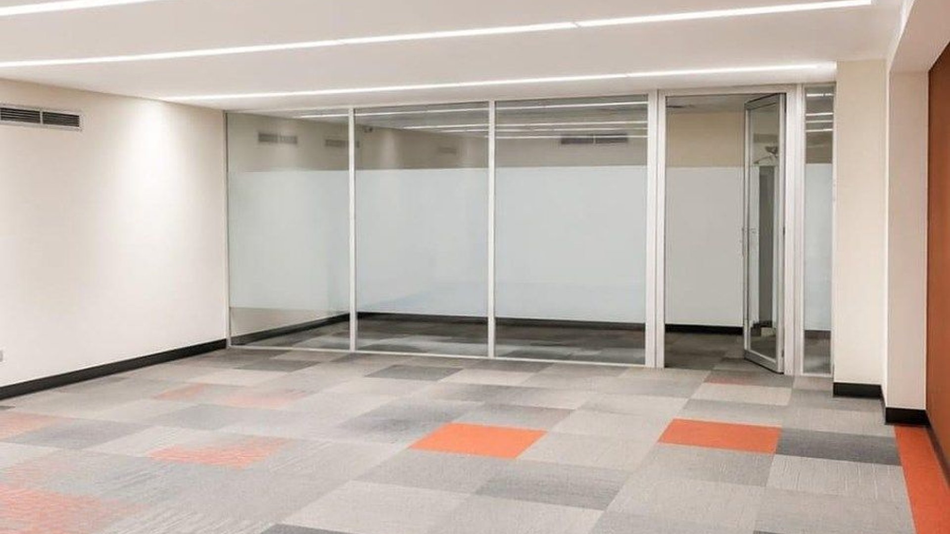 Propiedad Comercial en Renta – Avenida Reforma, Zona 10 - Miniatura 6