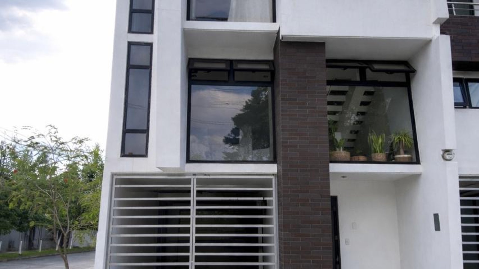 Moderna Casa Townhouse 3 niveles en Condominio Zona 7 Mixco, Guatemala