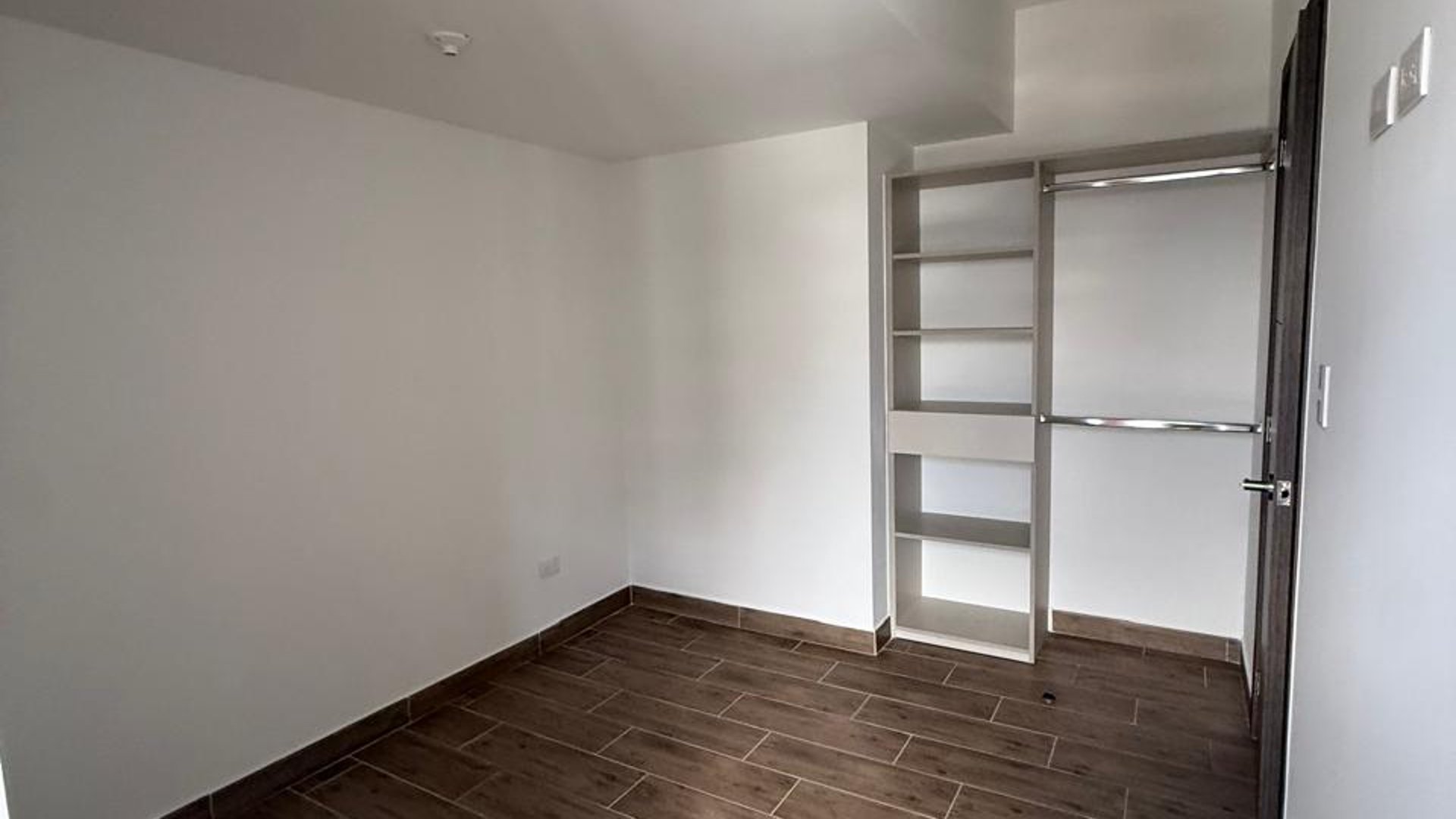 RENTO APTO NUEVO MODRA 2 ZONA 4 REF 6944  1 HAB, 1 BAÑO, 1 PARQ, LINEA BLANCA