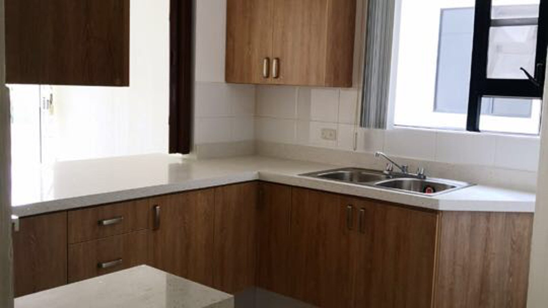 Alquilo amplio apartamento en Primer Nivel en  Zona 15  VH1 - Miniatura 7