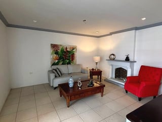 Casa con jardín en venta de 4 habitaciones en Z8 de Mixco Ref-5478 - 2