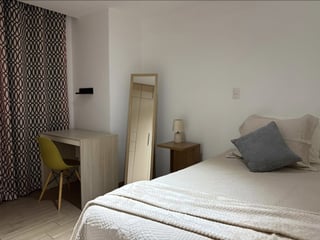 RENTO APTO AMUEBLADO ZONA 10 CITYHAUS REF.6958  3 HAB, 2 BAÑOS, 2 PARQUEOS, 75M2 - 4