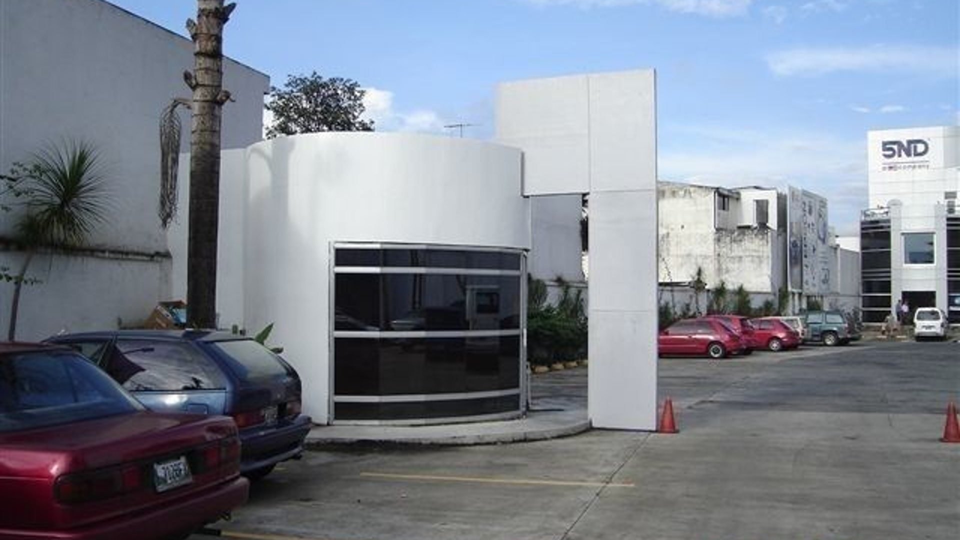 Edificio en venta o renta  en zona 10 - Miniatura 7