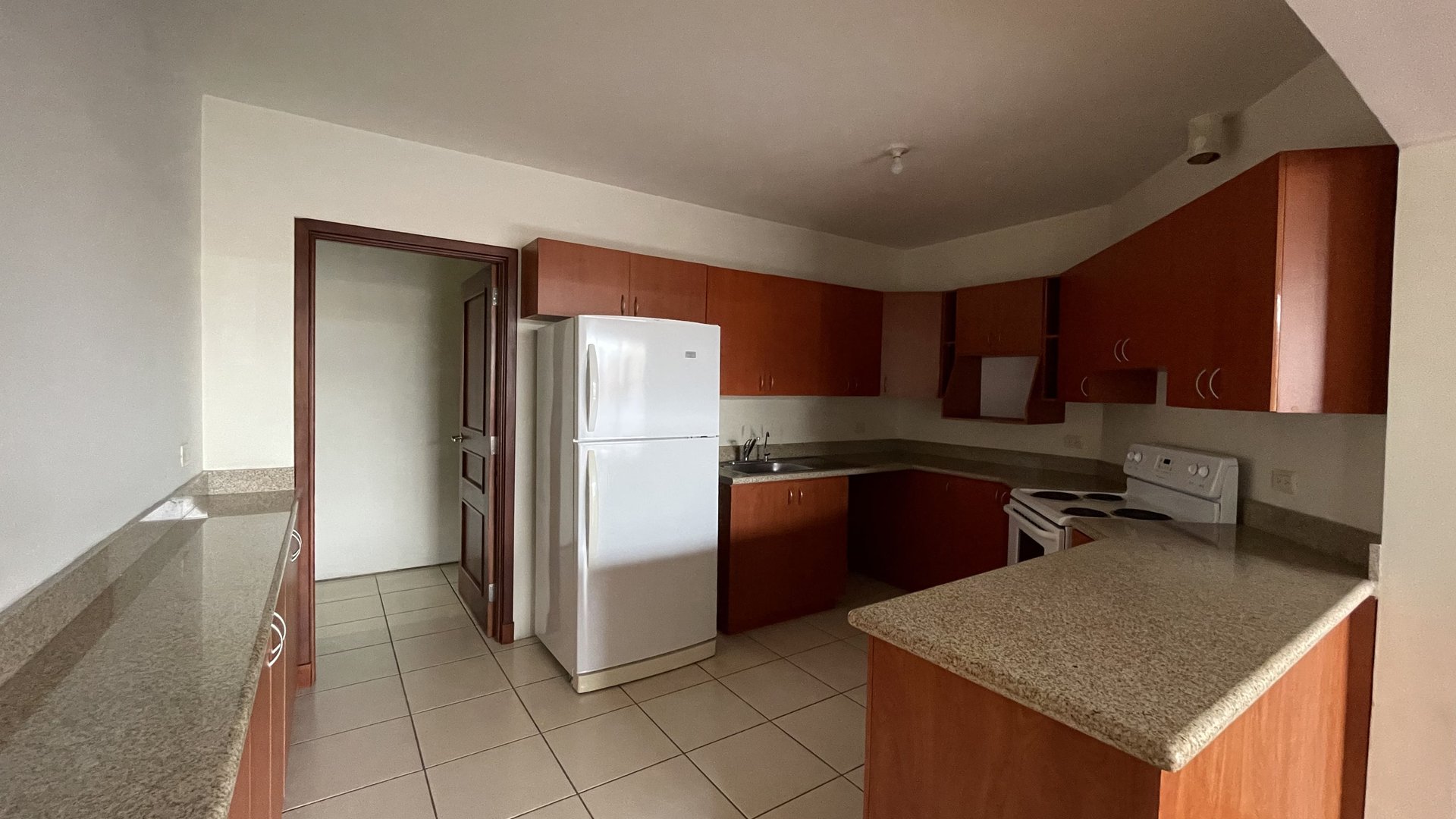 Apartamento en Alquiler Edificio Benevento, zona 14 - Miniatura 8
