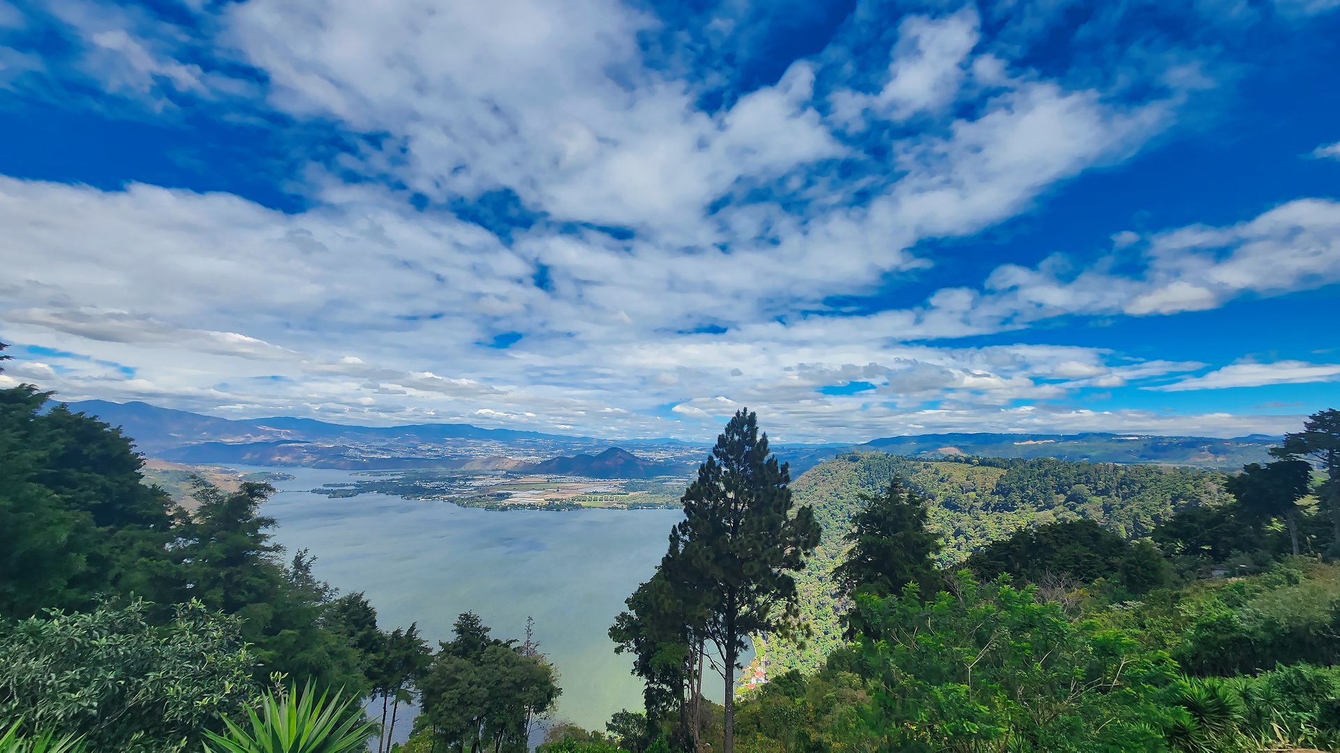 Propiedad con Cabañas y mirador | Km 36 Santa Elena Barillas
