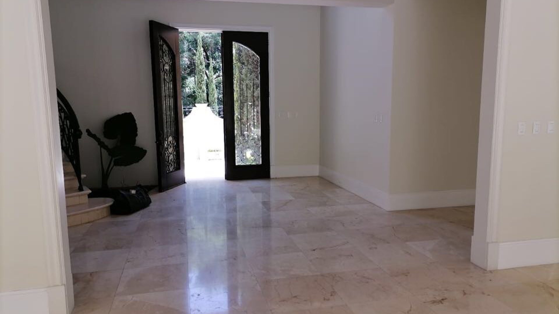 Vendo LInda Casa en Zona 14 La Cañada - Miniatura 2