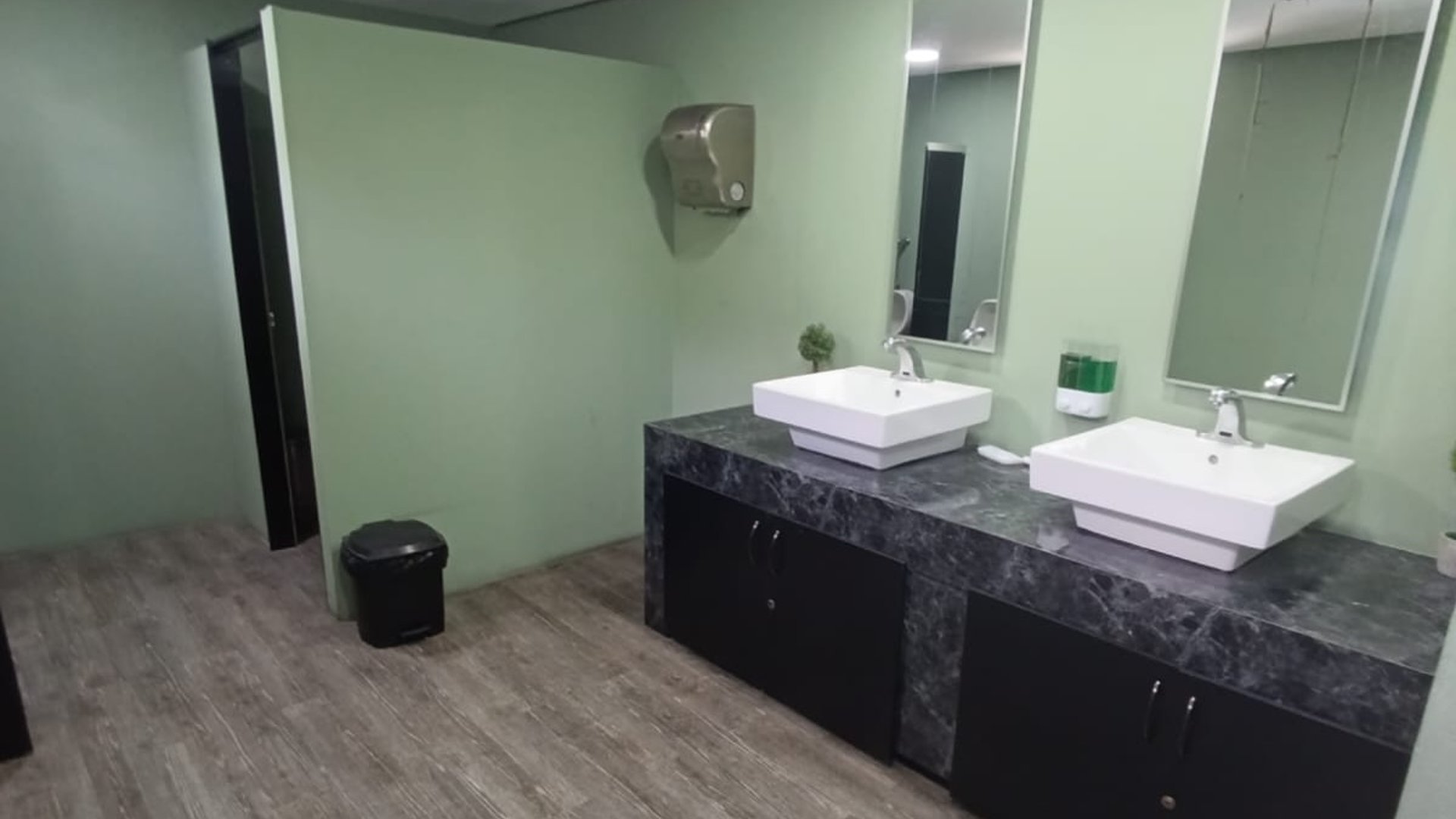 Propiedad Comercial en Alquiler zona 9 - Miniatura 32