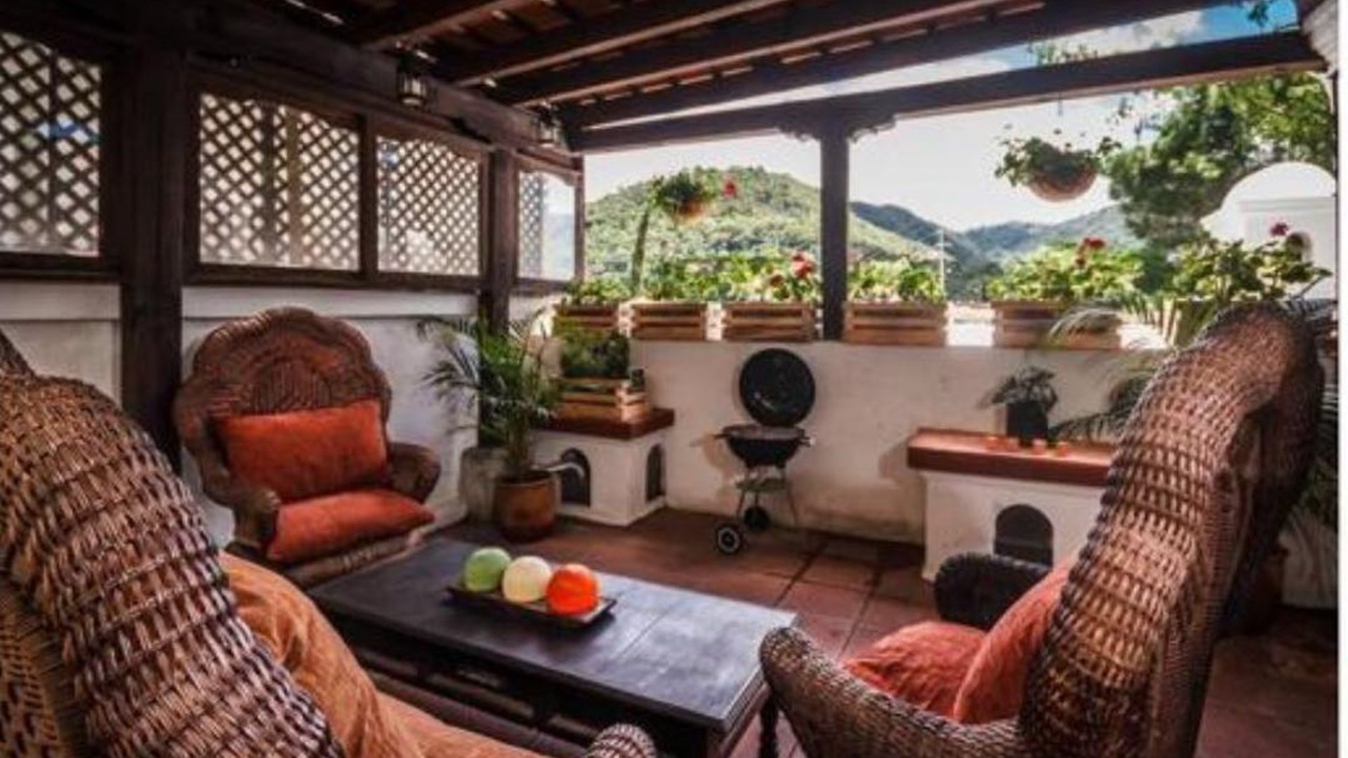 CASA EN CONDOMINIO EN EL CASCO DE ANTIGUA GUATEMALA 