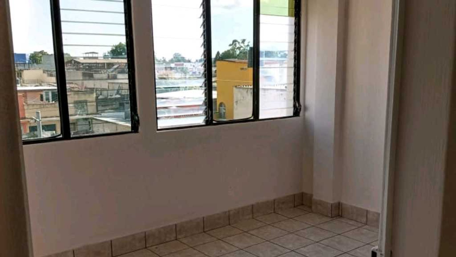EDIFICIO  EN VENTA – COLONIA LA PALMITA, ZONA 5 - Miniatura 9