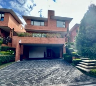 VENDO BELLA Y AMPLIA CASA DE LUJO RES. CONCEPCIÓN - Km 15 CAES