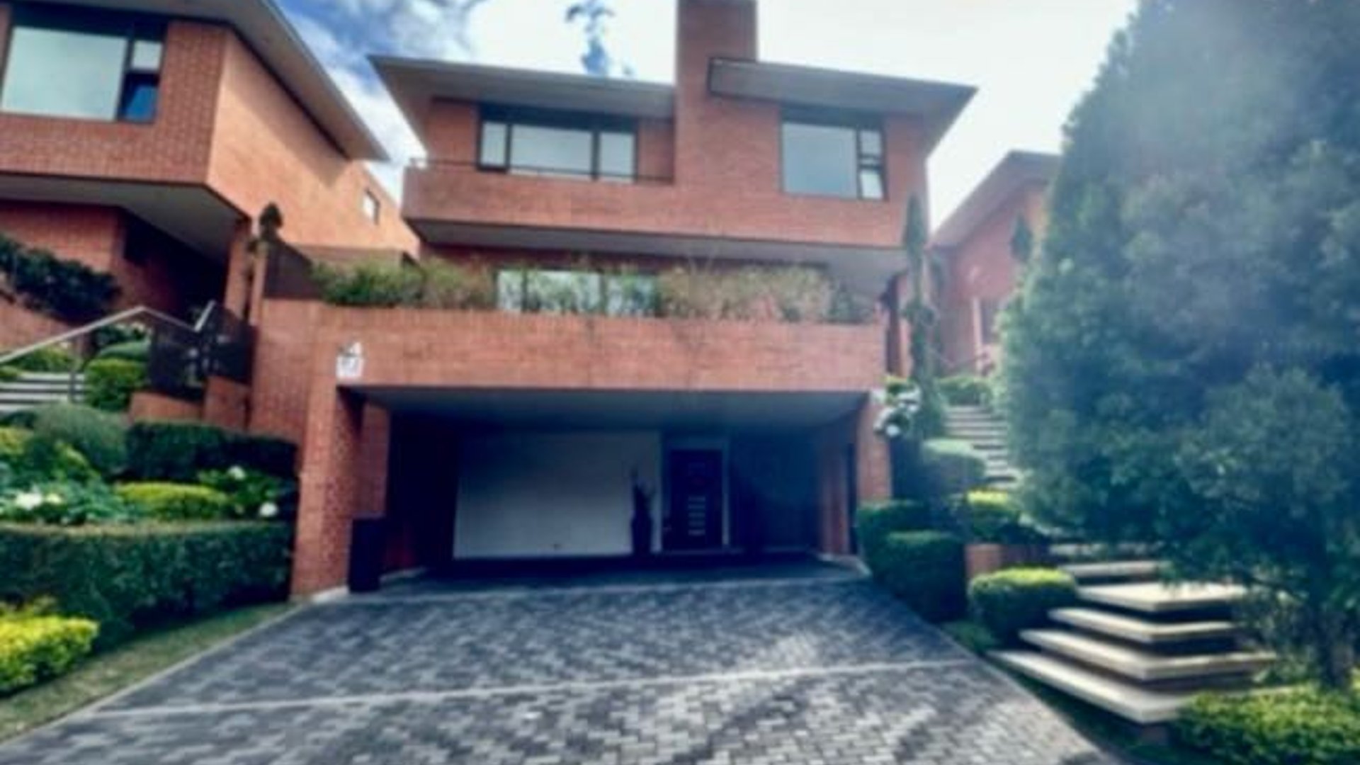 VENDO BELLA Y AMPLIA CASA DE LUJO RES. CONCEPCIÓN - Km 15 CAES