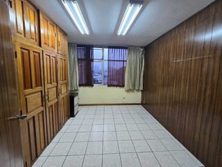 Alquiler de oficina tabicada en Edificio Plaza Marítima zona 10 - Image 4