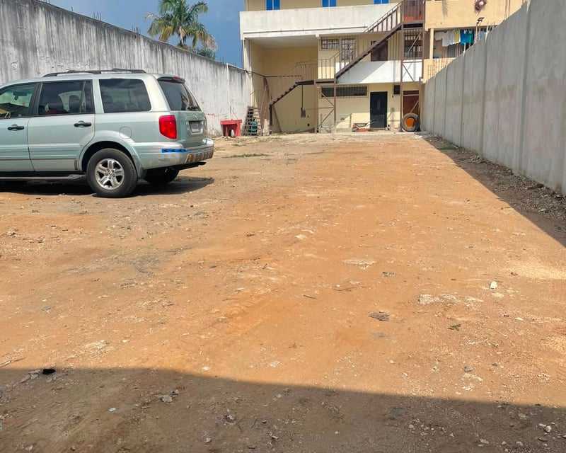 Casa Ideal para oficinas en Colonia La Brigada Zona 7 de Mixco