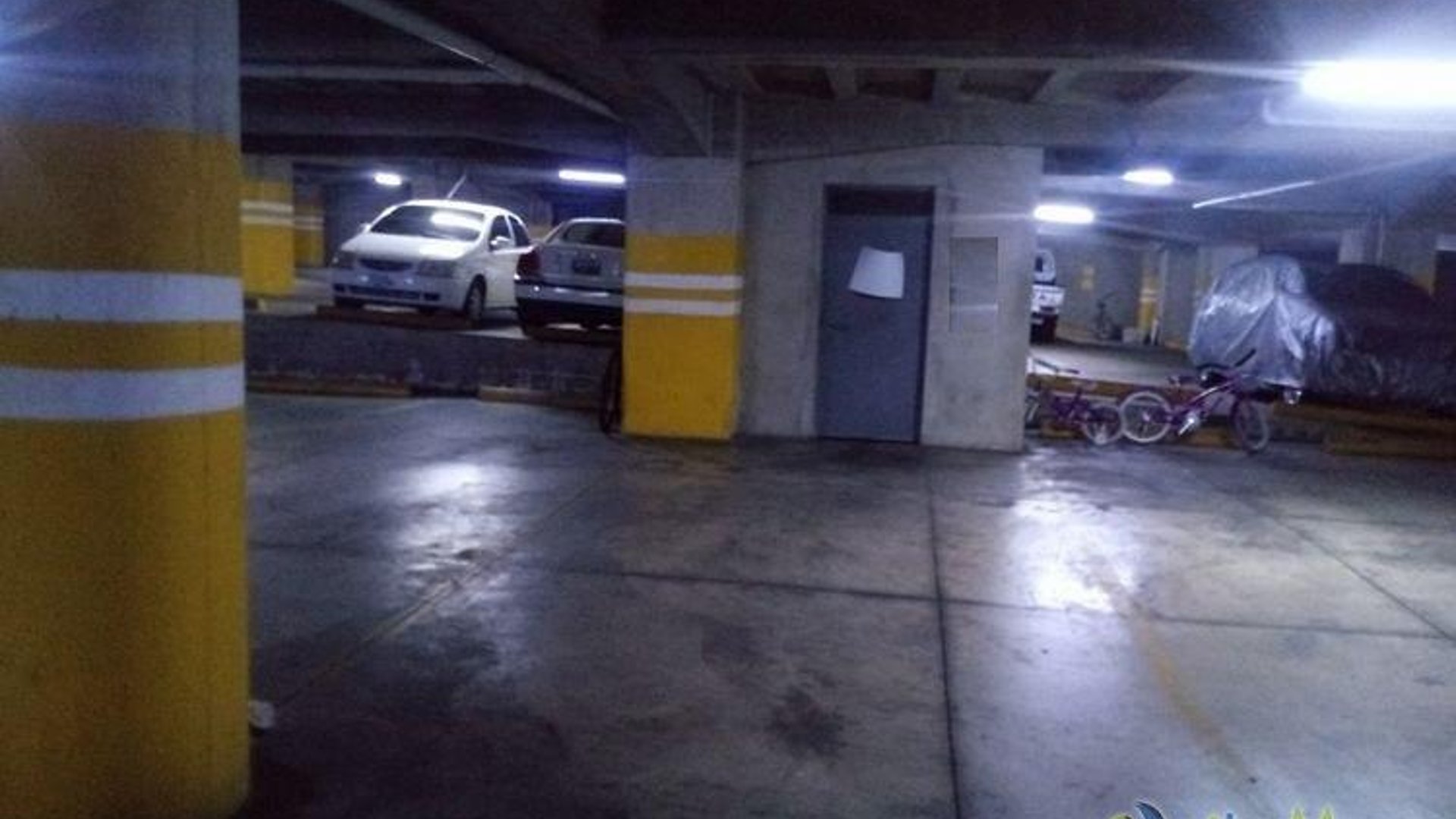 Vendo dos estacionamientos en Tiffany II Zona 10