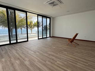 Exclusiva Mansión Frente al Mar en Venta Ideal como Residencia de Lujo u Hotel - Image 20
