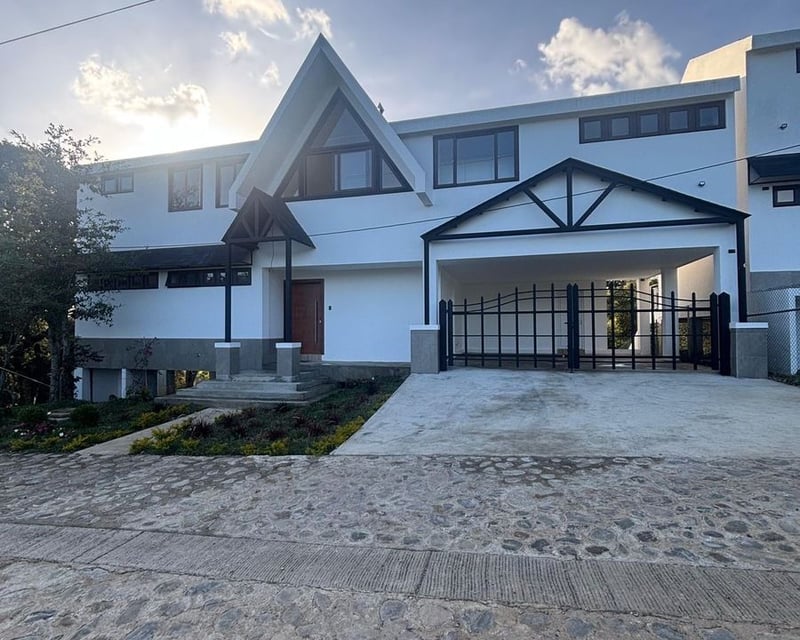 Preciosa casa en Venta en vista al lago CAES