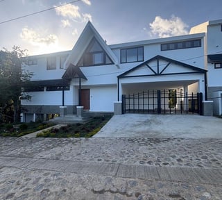 Preciosa casa en Venta en vista al lago CAES