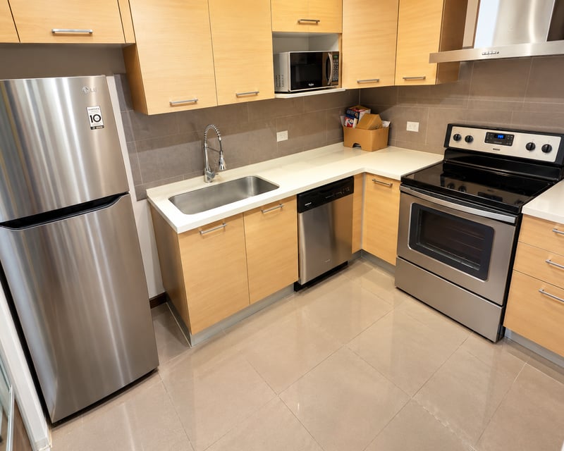 Apartamento en renta, 2 habitaciones, cerca a pradera zona 10 Ref-6074
